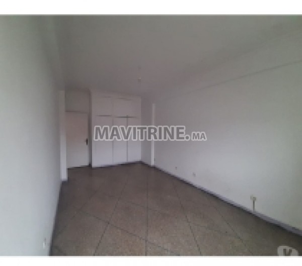 A louer appartement 100m² très bien ensoleillé Maarif