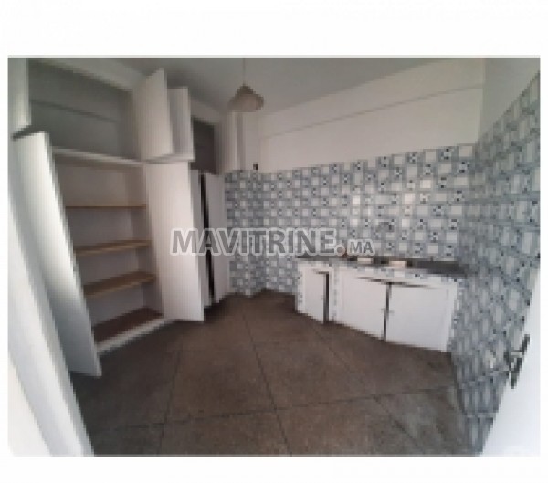 A louer appartement 100m² très bien ensoleillé Maarif