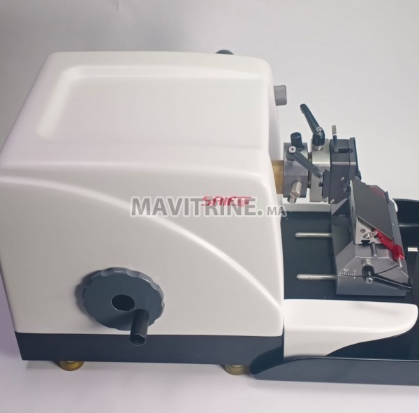 Microtome Manuel Saif CM315