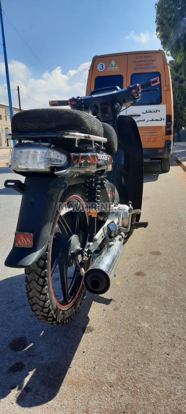 C50 makina 125cc blaka sghira model 12/19 pneuwat ba9in jdad ghir wa9ef 3la flouss