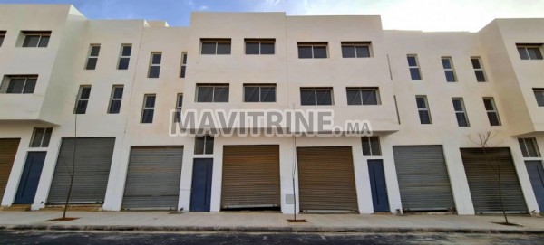 Offre Spéciale des magasins d`une superficie de 70m² à Oujda