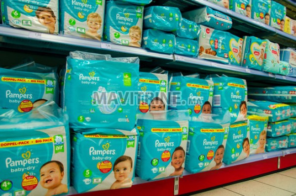 lait en poudre pour bébé, poussettes, couches et autres