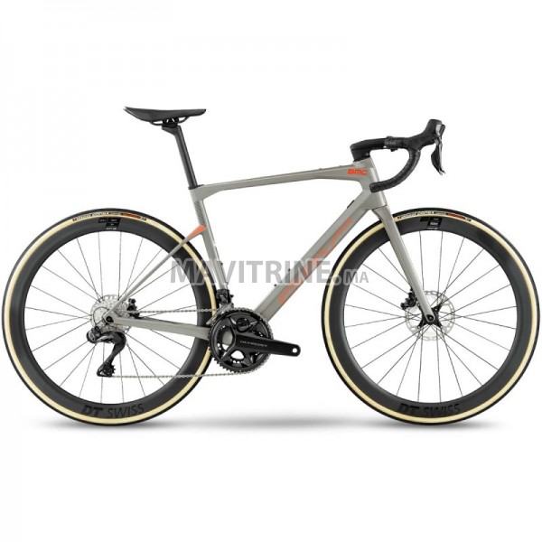 2022 BMC Roadmachine 01 Three Road Bike (CENTRACYCLES)