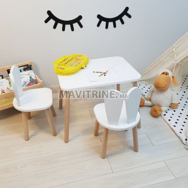 table avec 2 chaises pour enfant