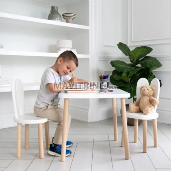 table avec 2 chaises pour enfant