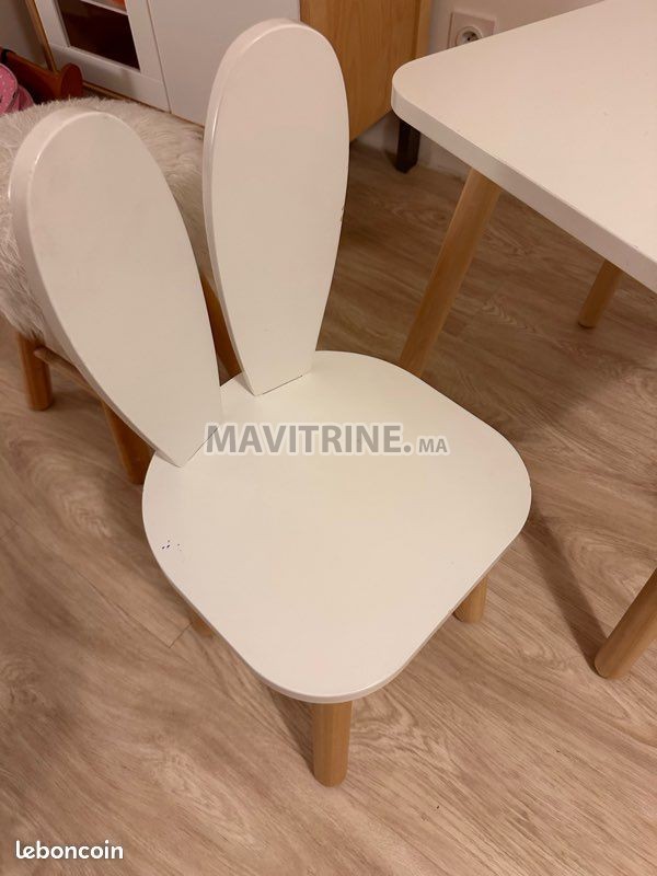 table avec 2 chaises pour enfant