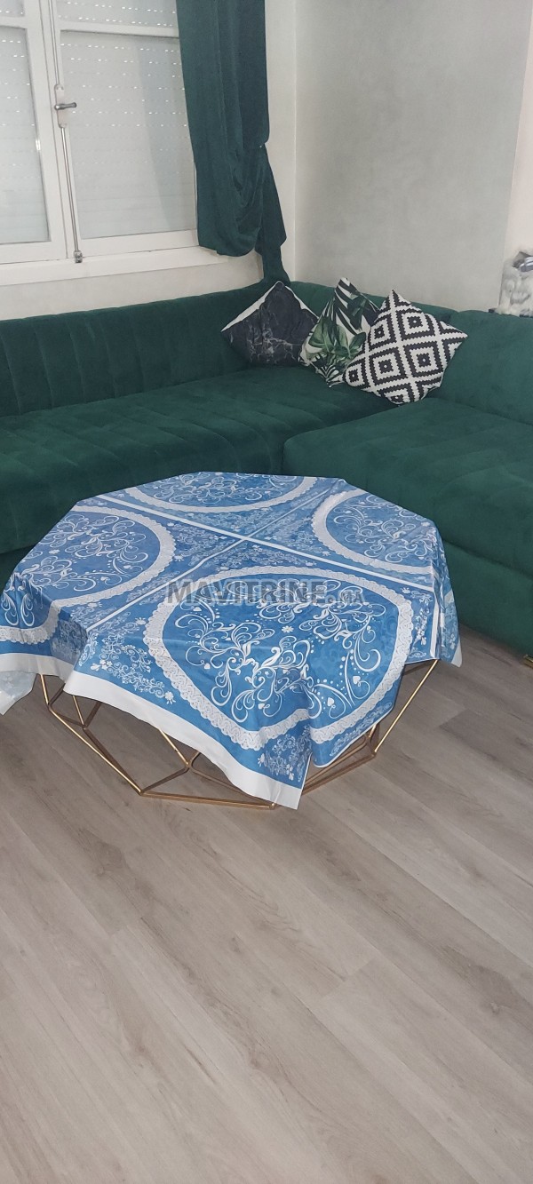 Nappe En Plastique   مفارش المائدة البلاستيكية